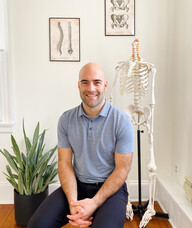 Book an Appointment with Eric Lekun for Osteopathy