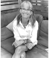 Book an Appointment with Lizanne Chicanot at OAK BAY LOCATION